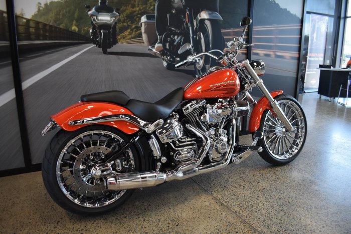2017 HARLEY-DAVIDSON FXSB SOFTAIL BREAKOUT