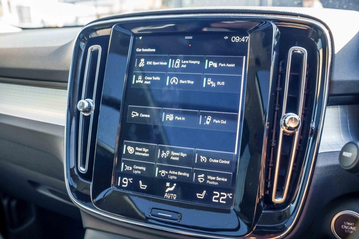 2019 Volvo XC40 T4 Momentum