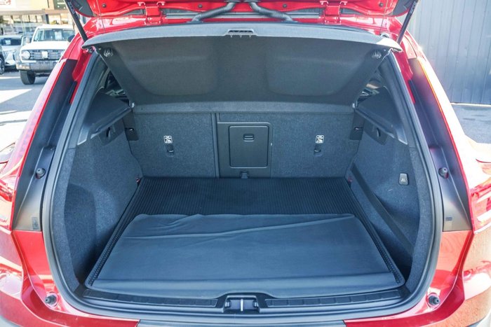 2019 Volvo XC40 T4 Momentum
