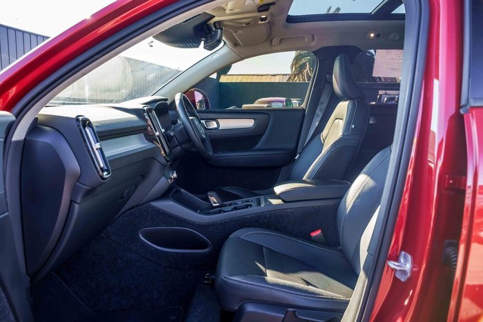 2019 Volvo XC40 T4 Momentum