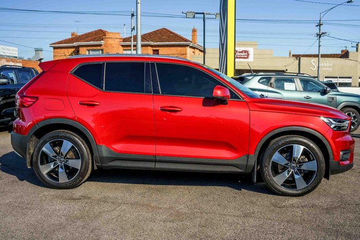 2019 Volvo XC40 T4 Momentum