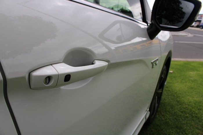 2022 Mitsubishi Eclipse Cross PHEV ES