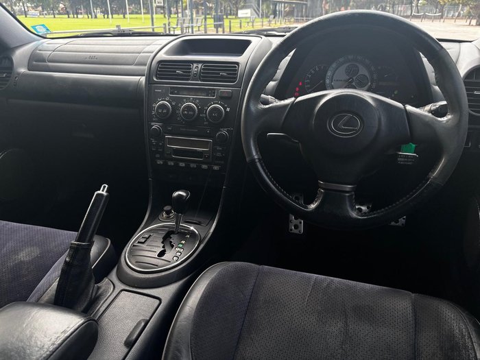 2001 Lexus IS 200 Sports Luxury GXE10R MY02 White Pearl