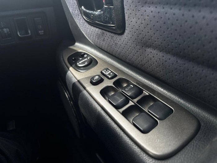 2001 Lexus IS 200 Sports Luxury GXE10R MY02 White Pearl