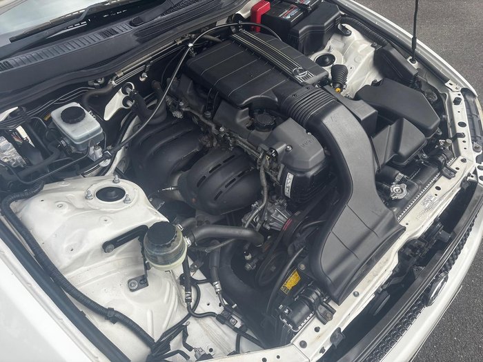 2001 Lexus IS 200 Sports Luxury GXE10R MY02 White Pearl