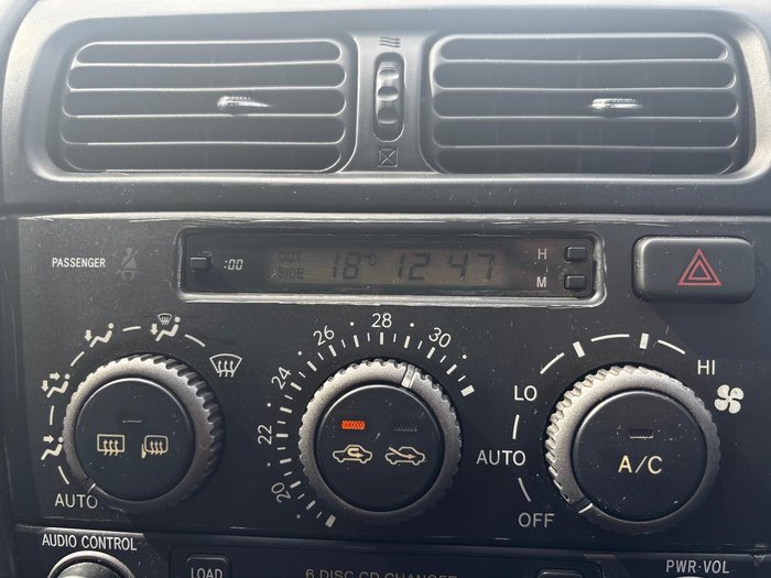 2001 Lexus IS 200 Sports Luxury GXE10R MY02 White Pearl