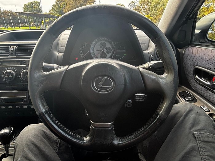 2001 Lexus IS 200 Sports Luxury GXE10R MY02 White Pearl