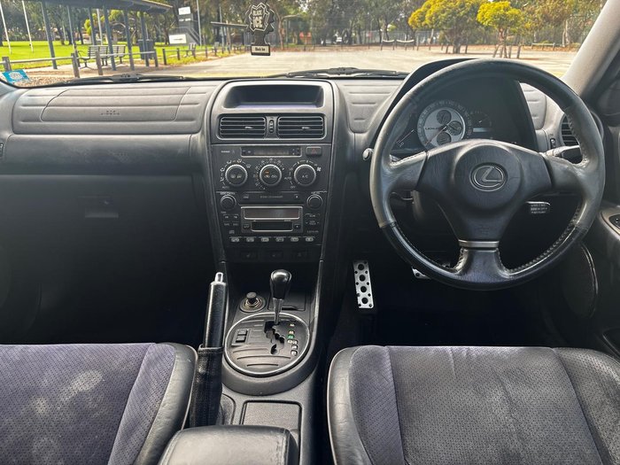 2001 Lexus IS 200 Sports Luxury GXE10R MY02 White Pearl