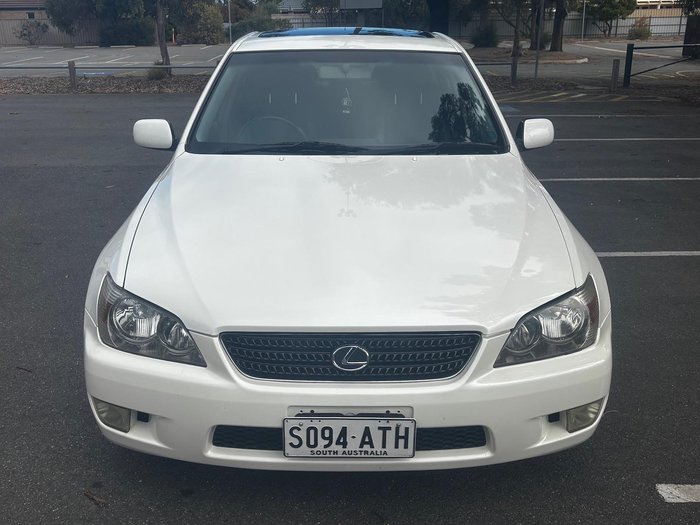 2001 Lexus IS 200 Sports Luxury GXE10R MY02 White Pearl