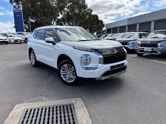 2023 Mitsubishi Outlander LS