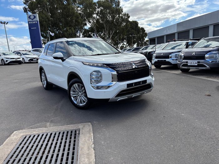2023 Mitsubishi Outlander LS