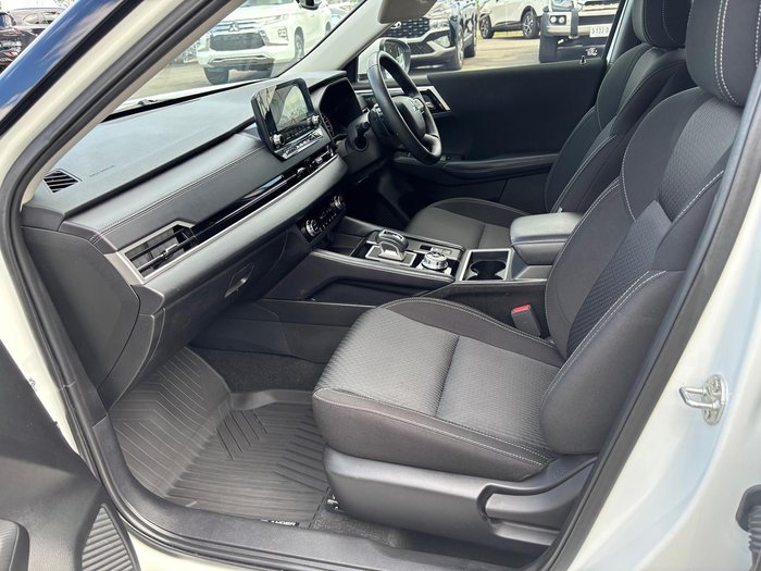 2023 Mitsubishi Outlander LS