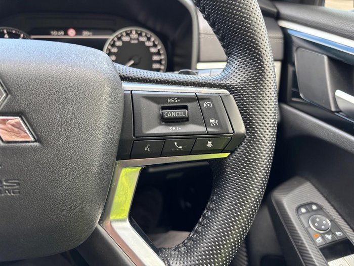 2023 Mitsubishi Outlander LS