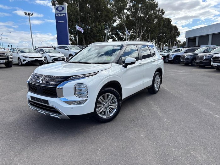 2023 Mitsubishi Outlander LS