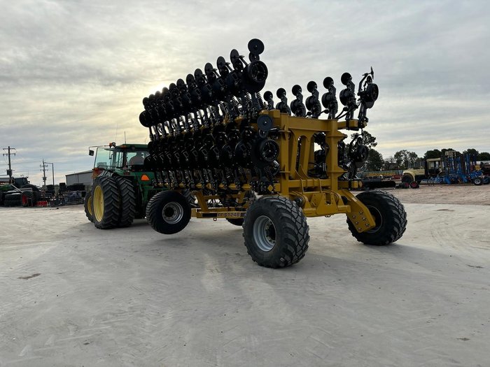 0 SERAFIN ULTISOW FORWARD FOLD S1248 SINGLE DISC SEEDER YELLOW