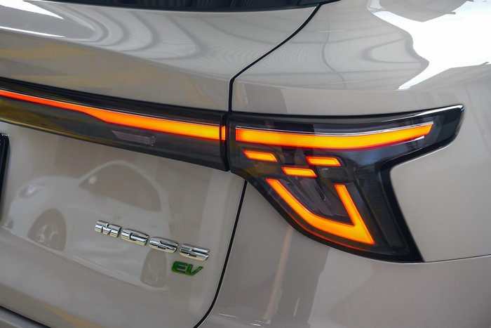 2025 MG MGS5 EV Essence 49
