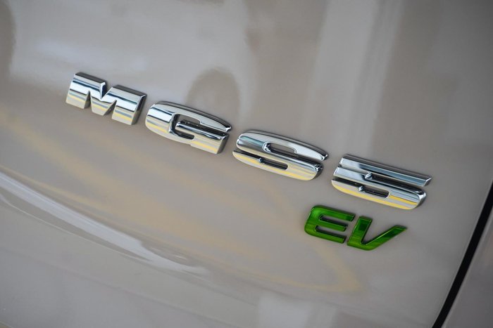 2025 MG MGS5 EV Essence 49