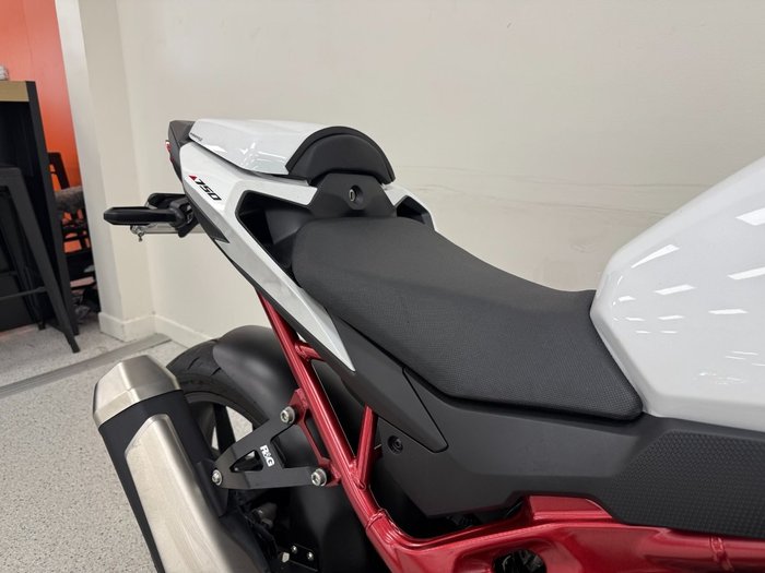 2023 Honda CB750 (HORNET) White