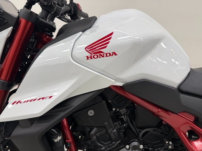 2023 Honda CB750 (HORNET) White