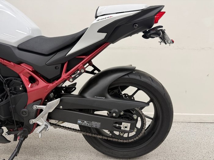 2023 Honda CB750 (HORNET) White