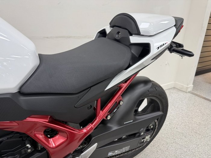 2023 Honda CB750 (HORNET) White