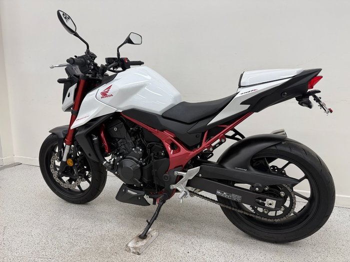 2023 Honda CB750 (HORNET) White