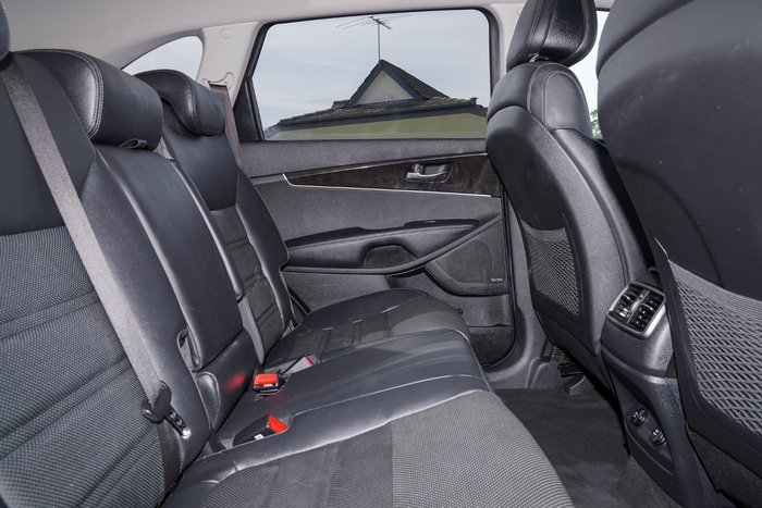 2016 Kia Sorento SLi