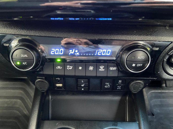 2022 Toyota Hilux SR5