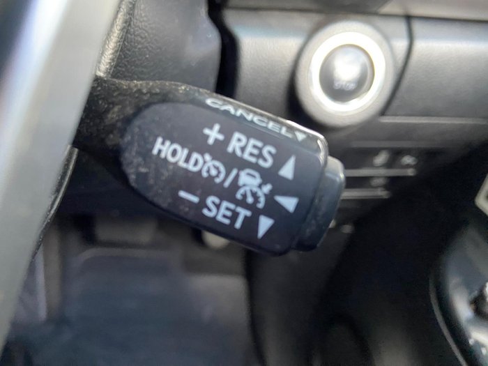 2022 Toyota Hilux SR5