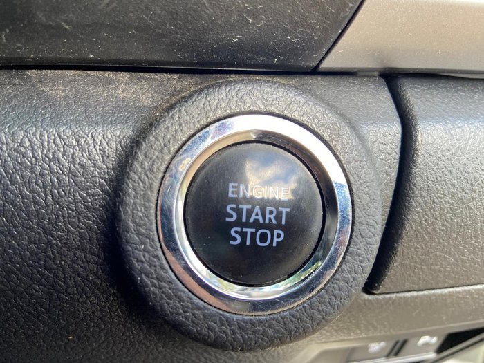 2022 Toyota Hilux SR5