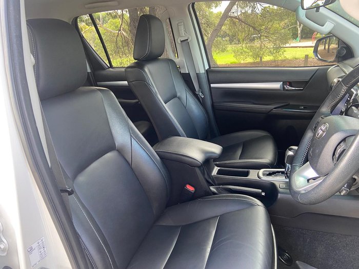 2022 Toyota Hilux SR5