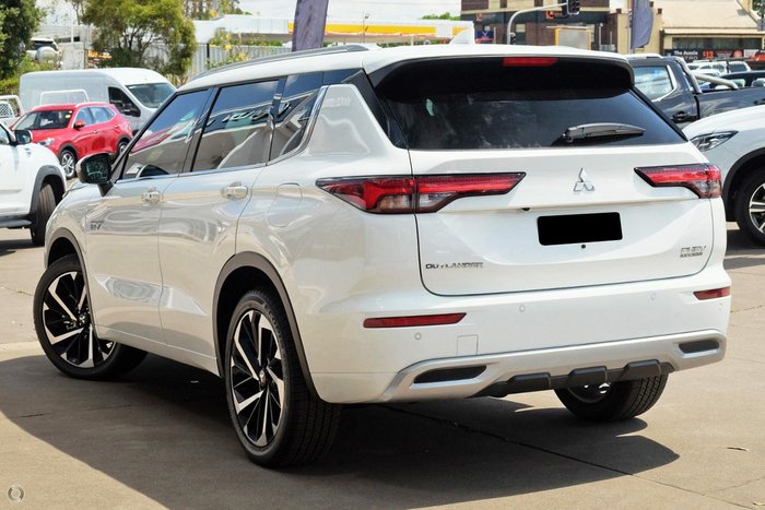 2025 Mitsubishi Outlander PHEV Exceed