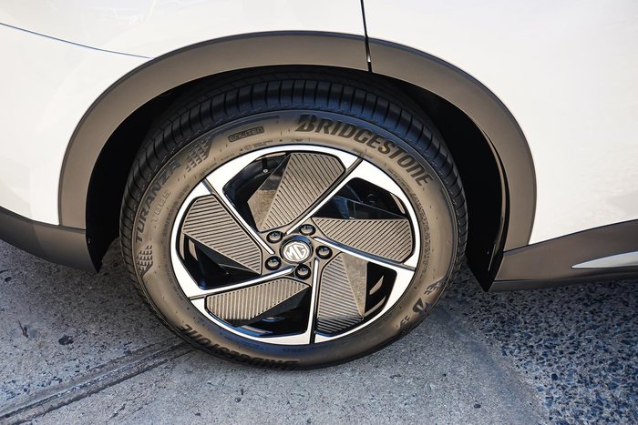 2025 MG MGS5 EV Essence 49