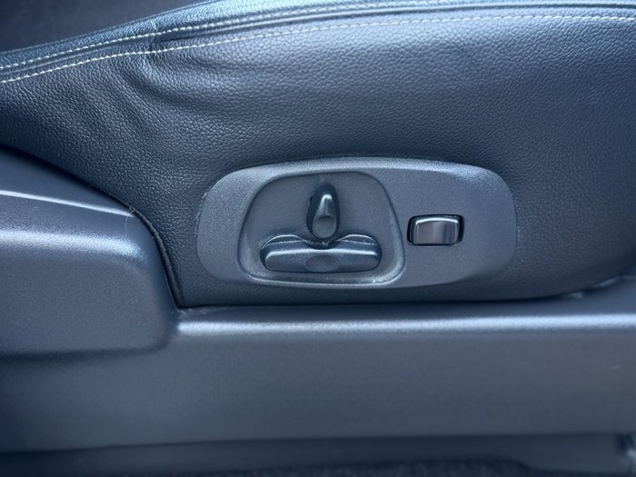 2020 Mitsubishi Pajero GLS