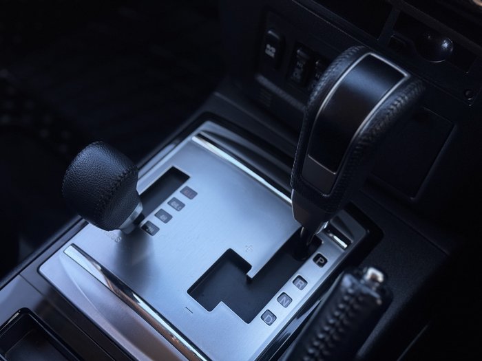 2020 Mitsubishi Pajero GLS