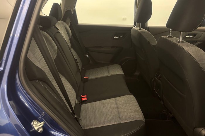 2025 Nissan X-TRAIL ST