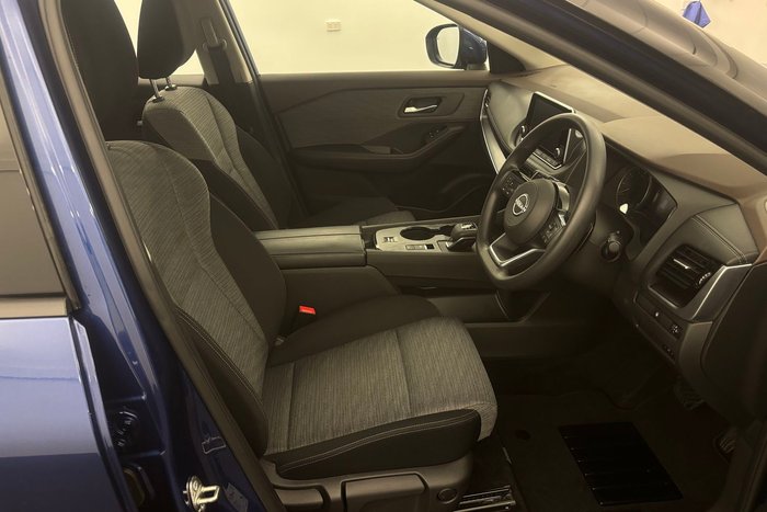 2025 Nissan X-TRAIL ST