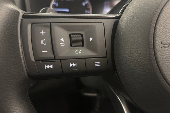 2025 Nissan X-TRAIL ST