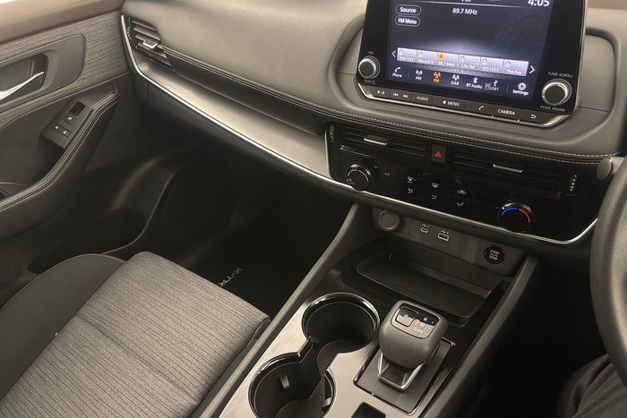 2025 Nissan X-TRAIL ST