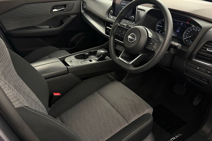 2025 Nissan X-TRAIL ST