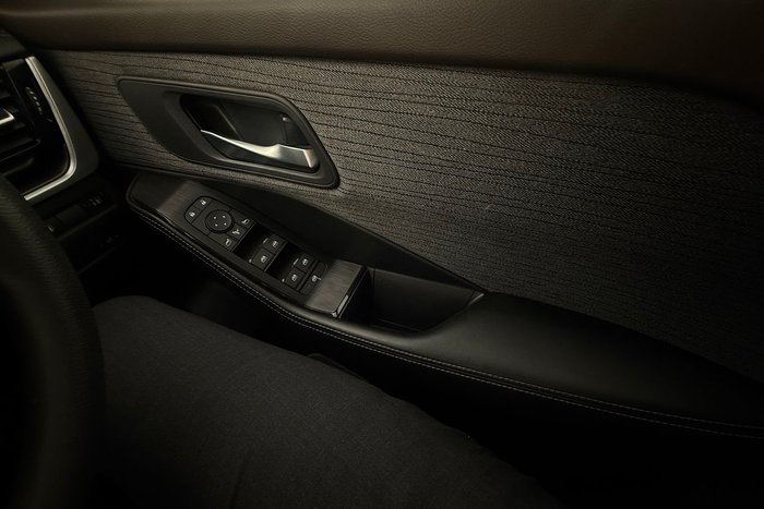 2025 Nissan X-TRAIL ST