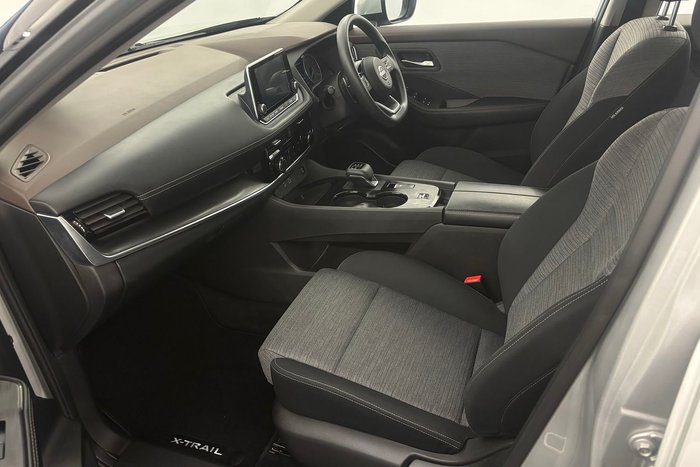 2025 Nissan X-TRAIL ST