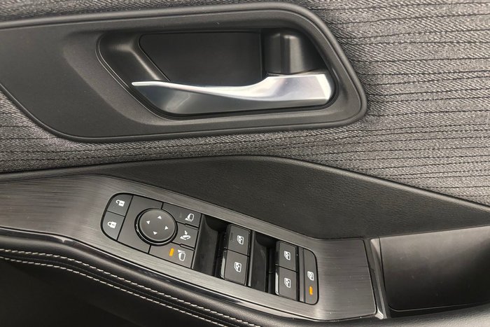 2025 Nissan X-TRAIL ST