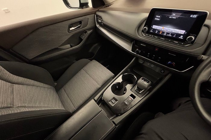 2025 Nissan X-TRAIL ST