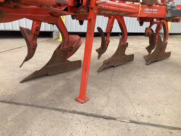 Kuhn Vari-Master 150 Reversable Plough