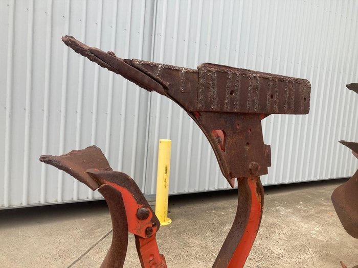 Kuhn Vari-Master 150 Reversable Plough