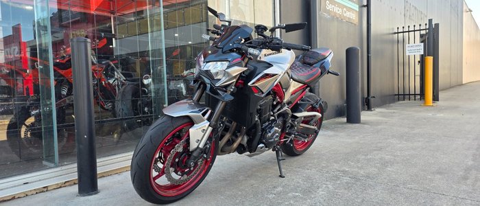 2022 Kawasaki Z900 SUPERNAKED (ZR900) SILVER