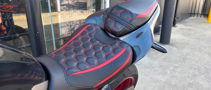 2022 Kawasaki Z900 SUPERNAKED (ZR900) SILVER