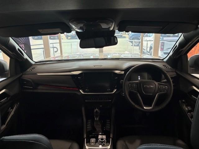 2026 Isuzu MU-X X-TERRAIN