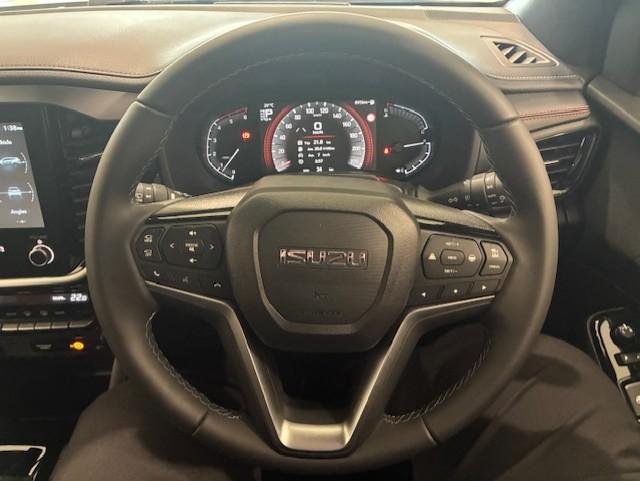 2026 Isuzu MU-X X-TERRAIN